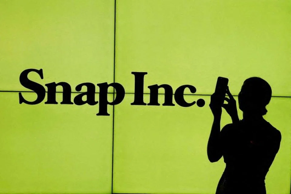 Snap’s revenue for the first quarter ended March 31 was US$989 million, down from US$1.06 billion in the same period last year, and missing analyst expectations for US$1.04 billion.