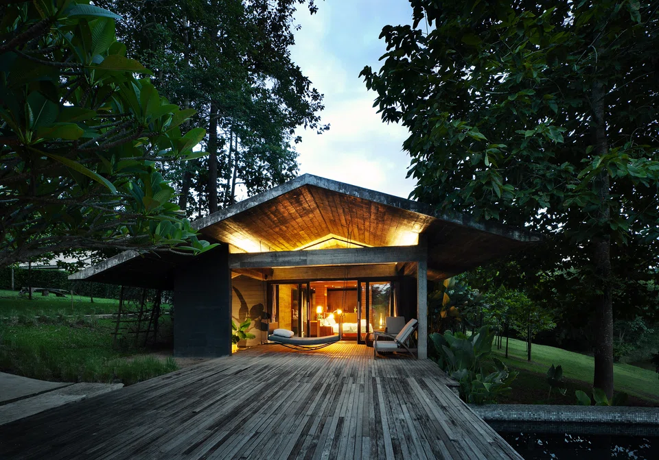 Piang Dao Mind Retreat evokes a cave-like feeling, a place for the inner self to feel safe with minimal distractions, says landscape architect and sculptor Colin K Okashimo.