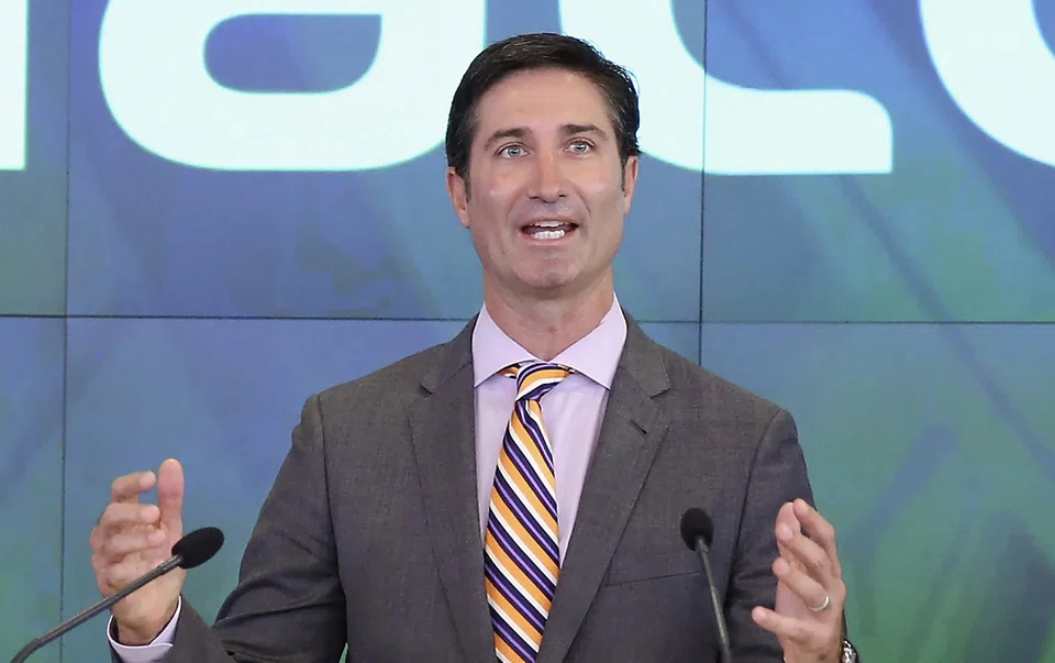 An experienced restaurant executive, Starbucks new CEO Brian Niccol got more power than his predecessor from day one.