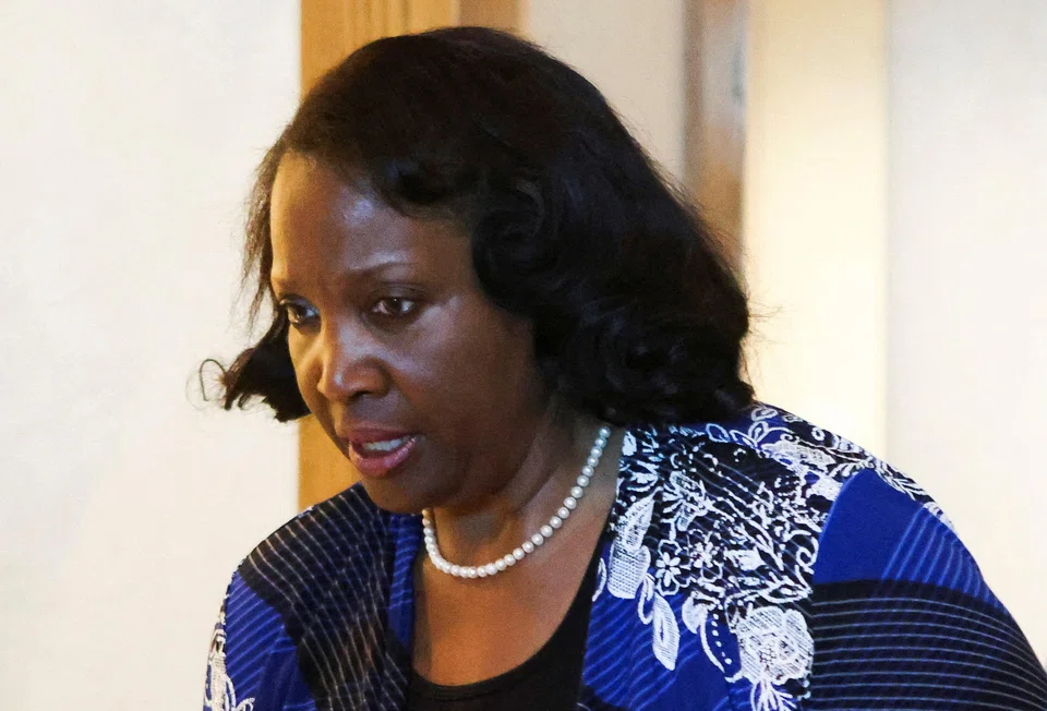 Fed governor Lisa Cook says: "I will not resign, I will continue to carry out my duties to help the American economy."