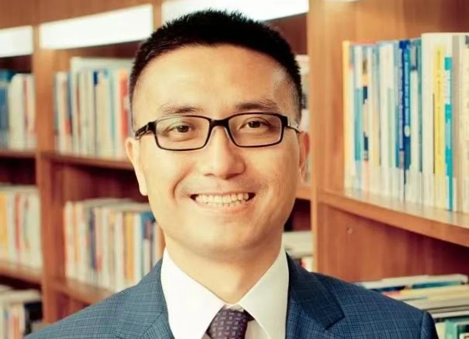 Wang Yanbo, associate professor of Strategy and Innovation at the University of Hong Kong, said the entry of talent is a “big bonanza”.