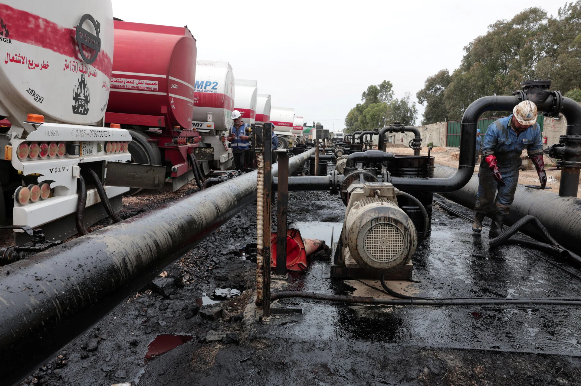 Oil glut bets back in play as crude sinks after US-Iran deal