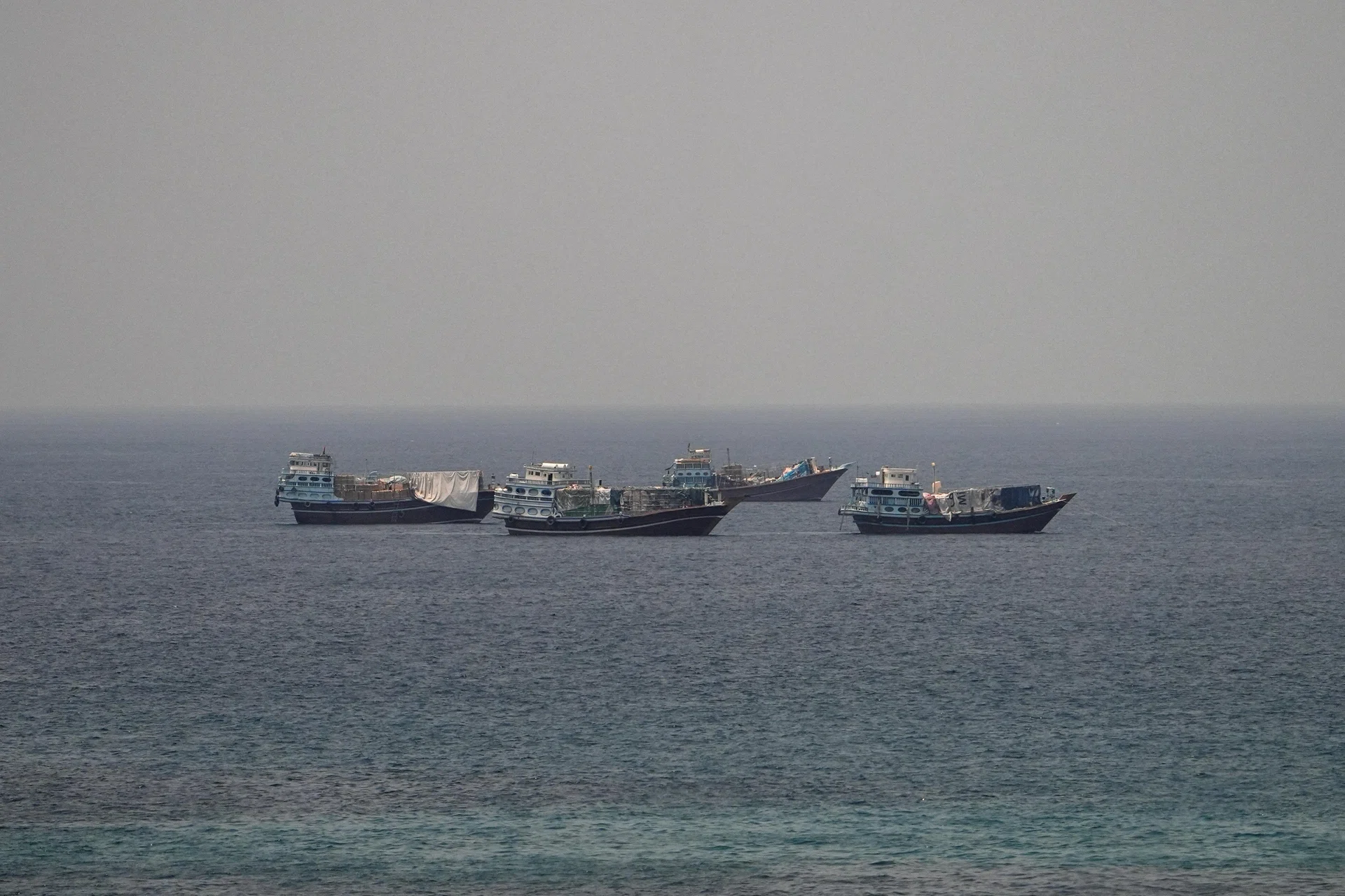 Fewer ships transiting Strait of Hormuz along Oman coast after U-turns