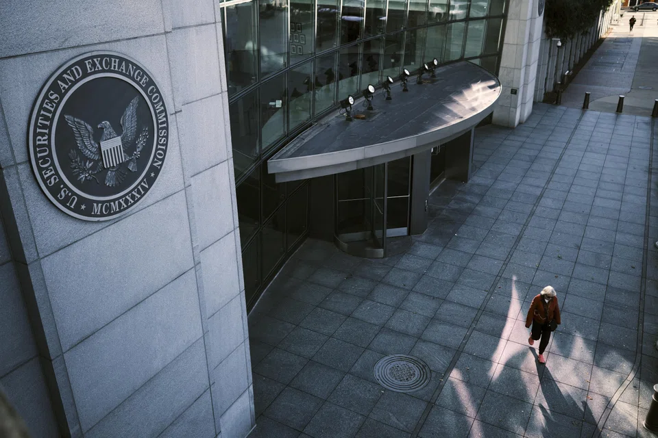 The discussion at the Court on Wednesday focused on whether Congress’s authorisation of the SEC to impose sanctions through its own administrative judges violated the right to trial by jury, enshrined in by the Seventh Amendment to the Constitution.