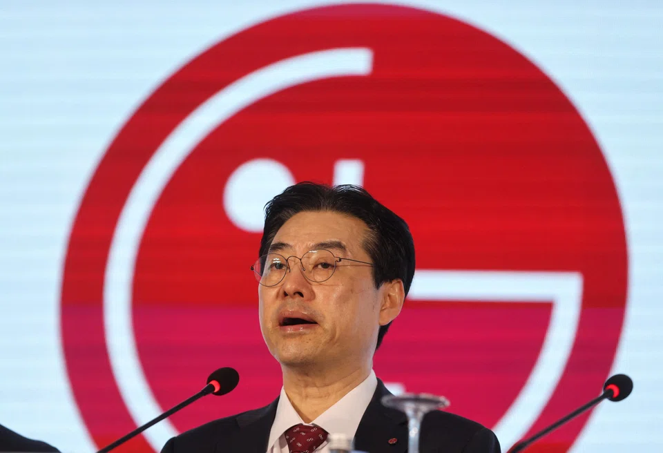 Hong Ju-jeon, managing director of LG Electronics India Limited, speaks at a press conference announcing the company's IPO in Mumbai on Oct 1.