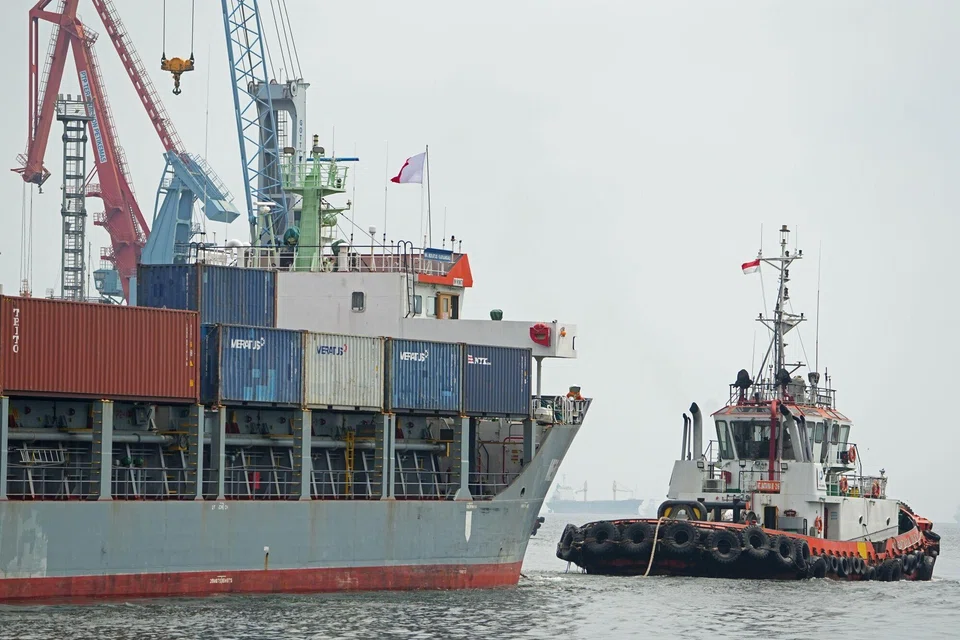 The IMO has so far not addressed the possibility of offsetting greenhouse gas emissions from ships with carbon capture ashore.