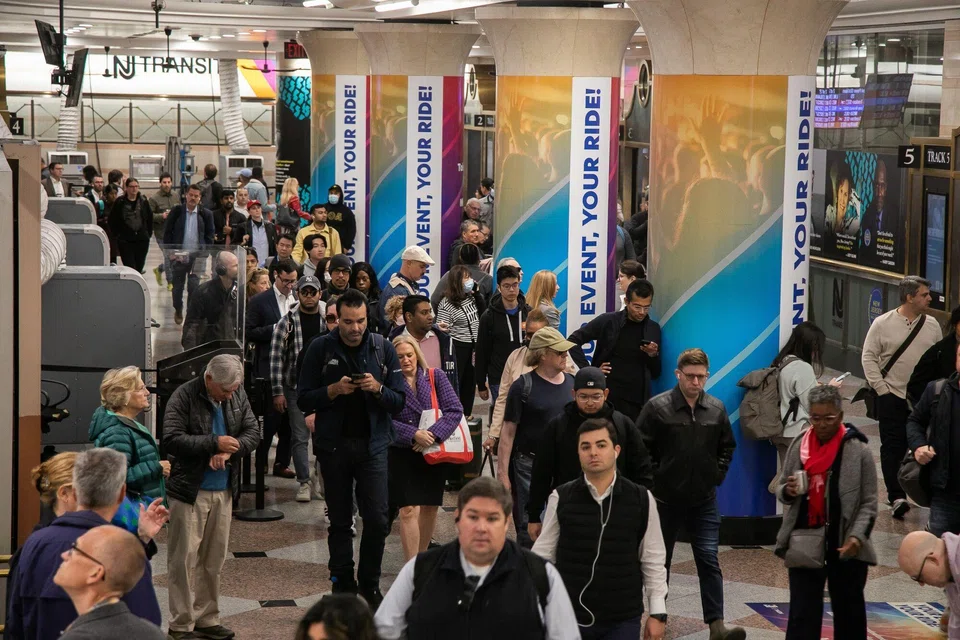 The percentage of US adults in their prime working years participating in the labour force is now at its highest level in 20 years.