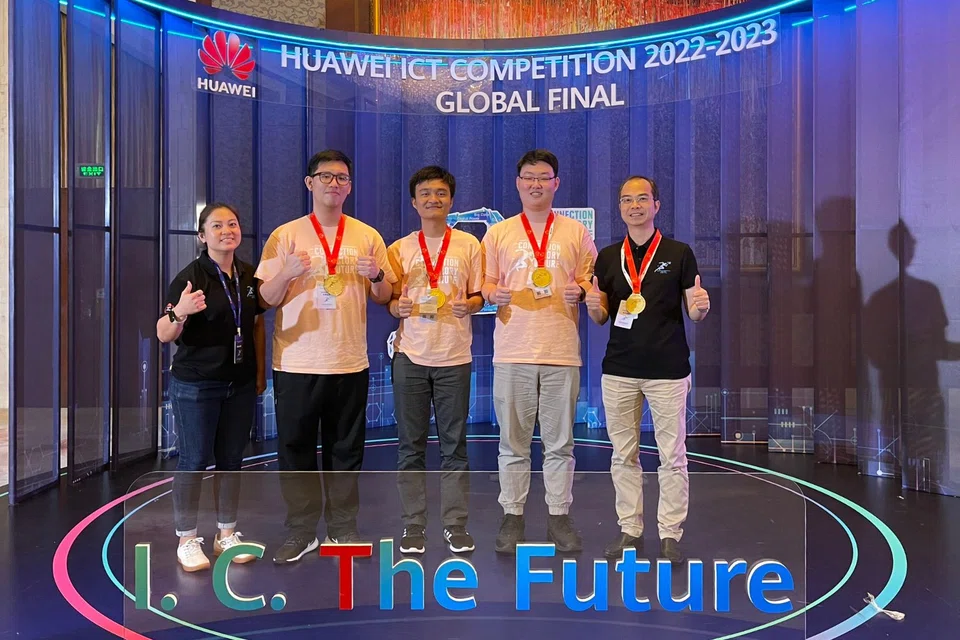 Chan Chung Loong (second from left) clinched first prize in the Cloud Track at the Huawei ICT Competition 2022–2023 Global Final.