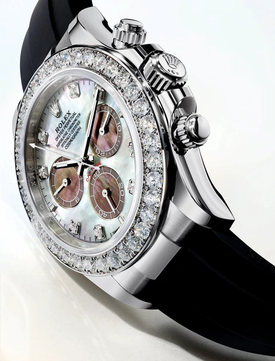 Oyster Perpetual Cosmograph Daytona in white gold with a mother-of-pearl dial.