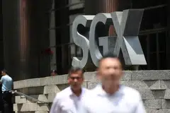 Across the broader market, gainers outnumber losers 400 to 212, with 1.5 billion securities worth S$2 billion changing hands.