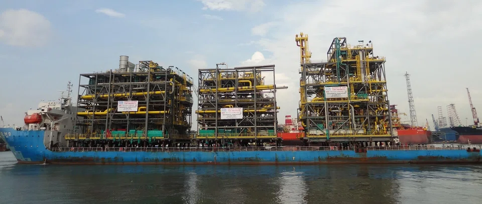 Hanwha's revised offer price of S$0.67 per share, announced on Monday (Oct 14), comes after an earlier voluntary conditional cash offer it made on Sep 11 to take management control of Dyna-Mac at S$0.60 per share. 