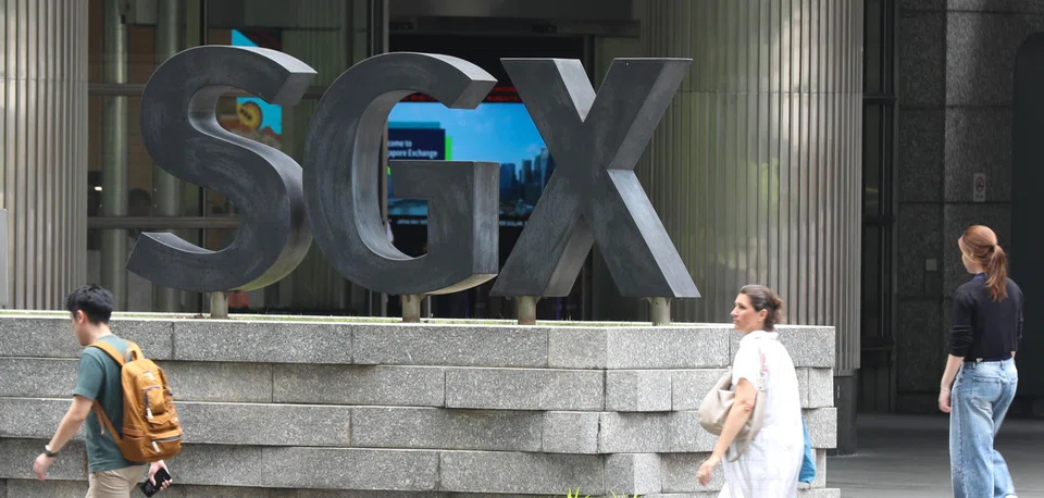 Across the broader market, losers outnumbered gainers 299 to 268, after two billion securities worth S$1.4 billion changed hands