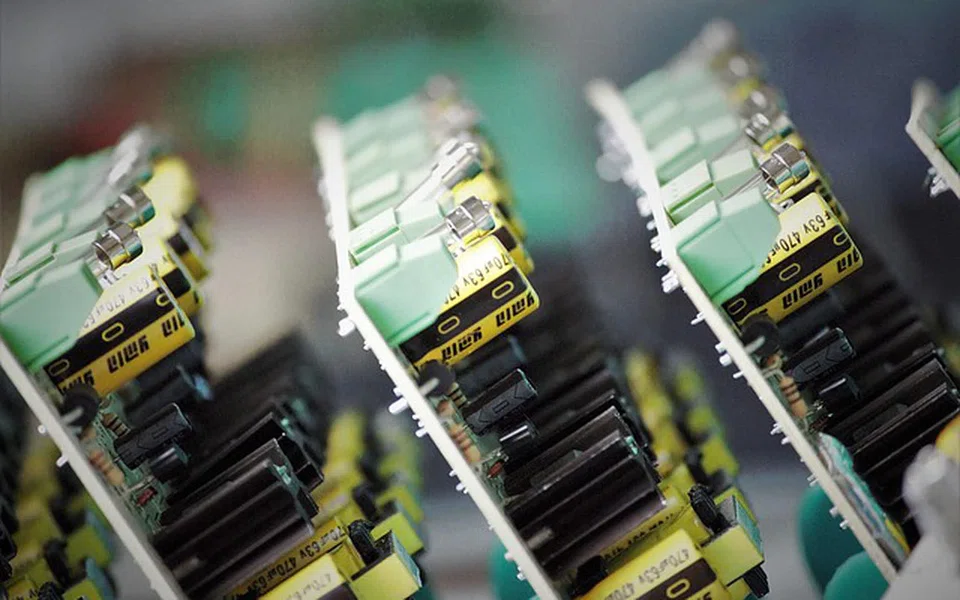 Chipmakers around the world have already begun to trade at significantly lower valuations, and that negative sentiment is spreading to Singapore’s shores. 