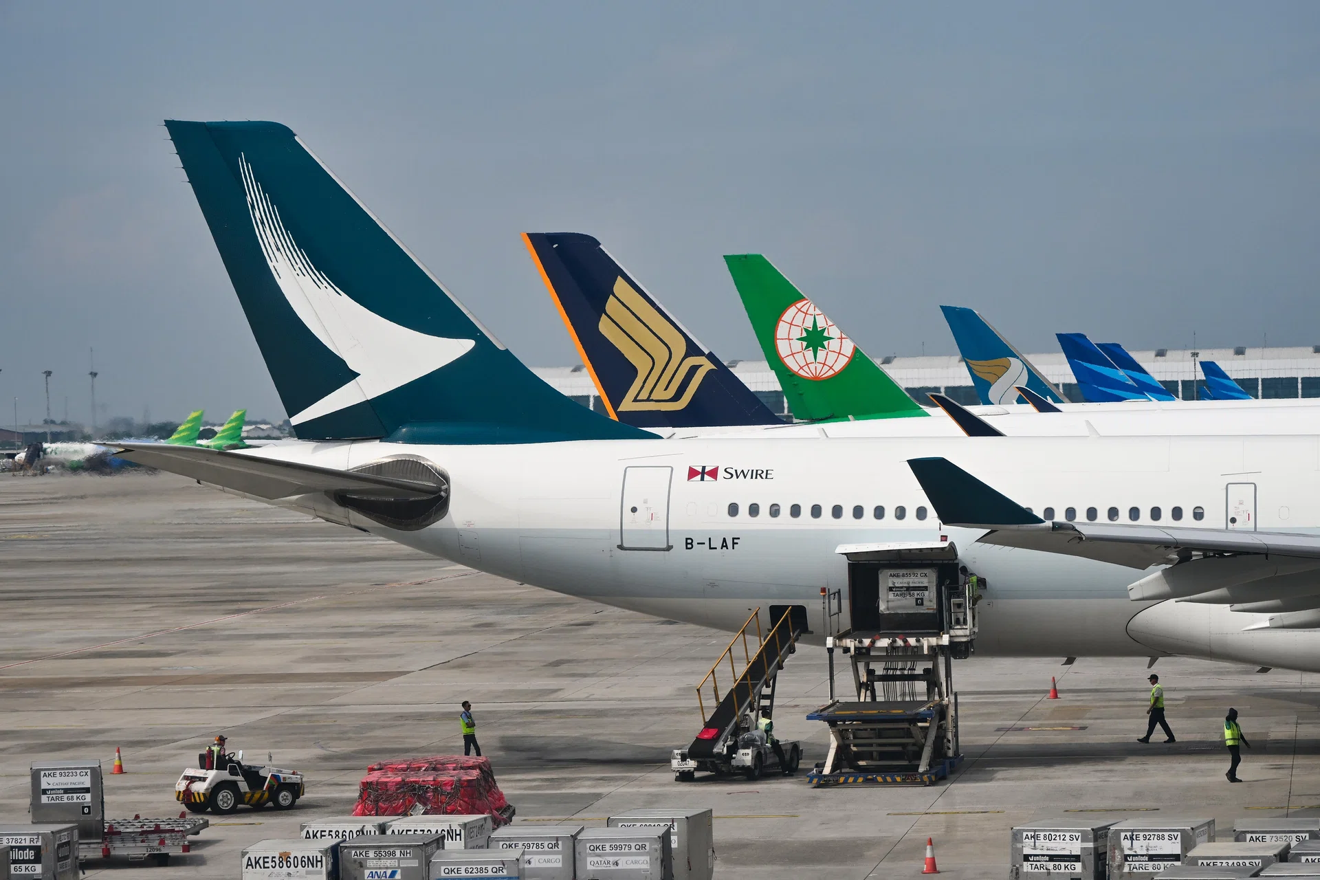 Asia-Pacific carriers like Singapore Airlines, Cathay could benefit from Gulf conflict – even as price hikes loom