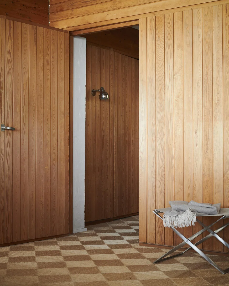 Designed in 1961, the PK-91 stool was inspired by ancient Egyptian folding stools dating to 1500BC.