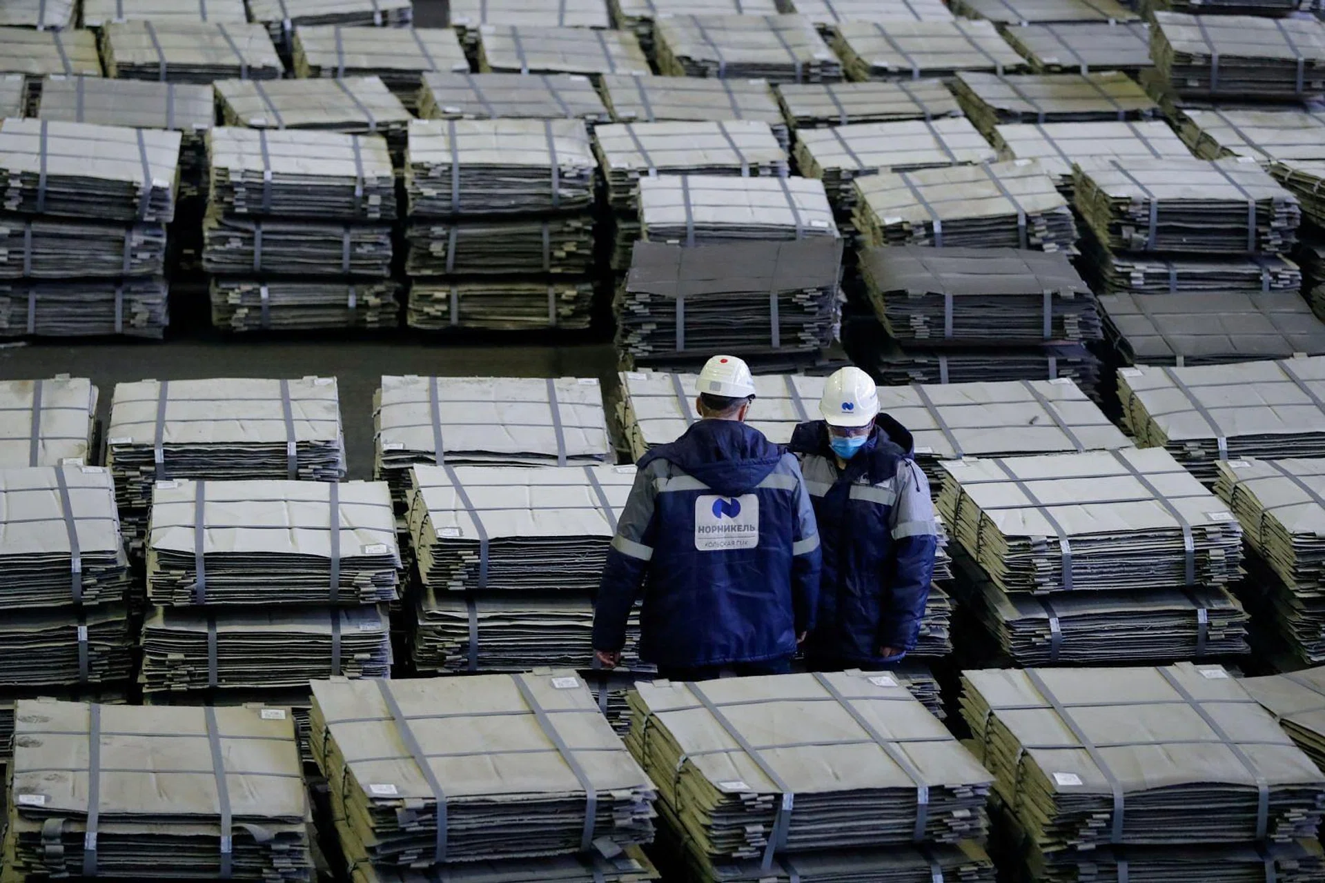 China metals in grip of frenzy as investors bet on global rally