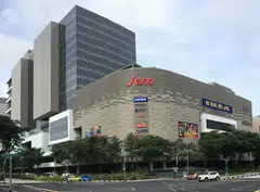 Lendlease's Jem mall. Lendlease Global Commercial Reit was the only S-Reit which received both net institutional and retail inflows for the first half of 2022. 