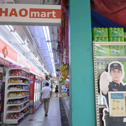 Hao Mart shuts stores, sinks deeper into losses