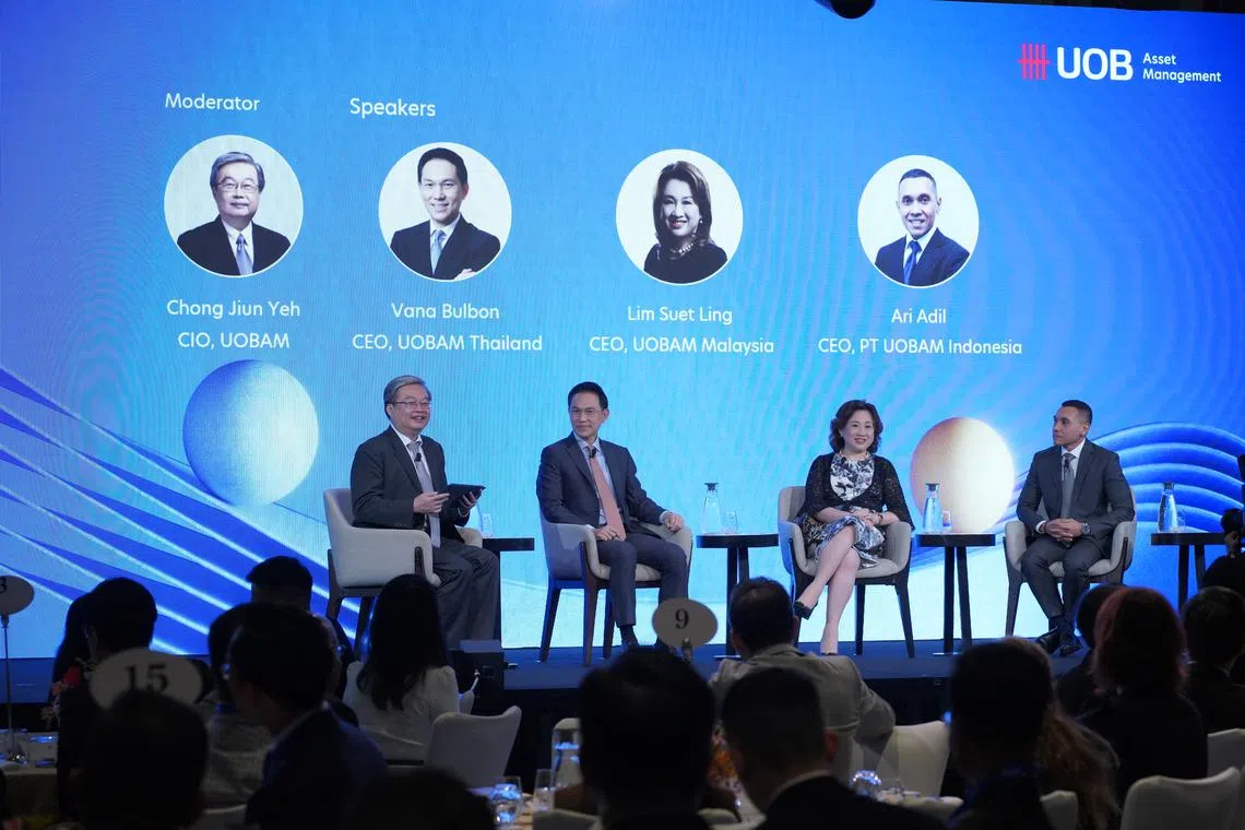 (From left) Mr Chong Jiun Yeh, CIO, UOBAM, Mr Vana Bulbon, CEO, UOBAM Thailand, Ms Lim Suet Ling, CEO, UOBAM Malaysia and Mr Ari Adil, CEO, UOBAM Indonesia, speaking at a panel during UOB Asset Management’s Annual Investment Outlook 2023 on 28 February 2023.
