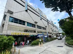 The units for sale in Lucky Plaza "boast prime locations with prominent frontages, and enjoy high foot traffic", says Sophia Lim of Savills Singapore.