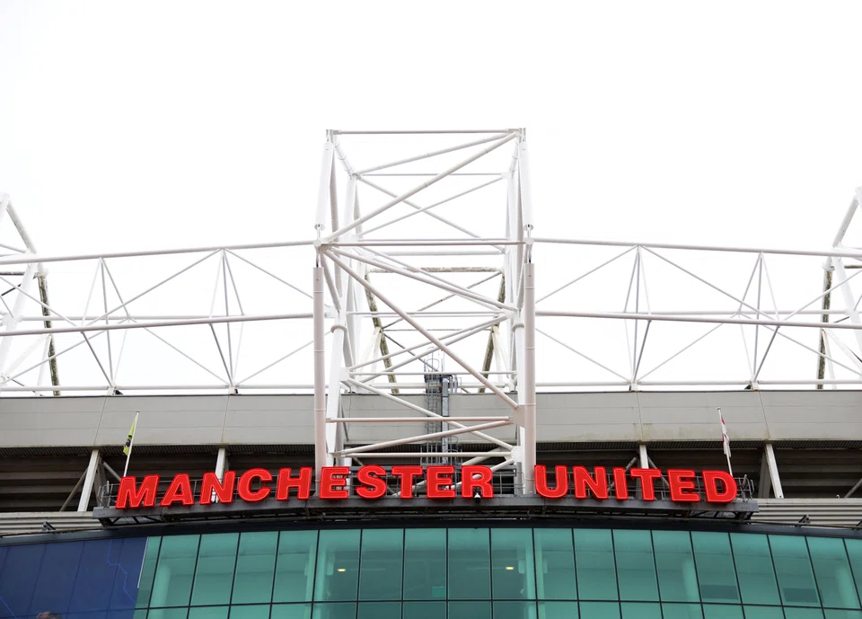 A consortium led by Qatar’s Sheikh Jassim Bin Hamad Al Thani announced on Friday it had submitted an offer to take over Manchester United in a deal possibly worth a reported US$6 billion. 