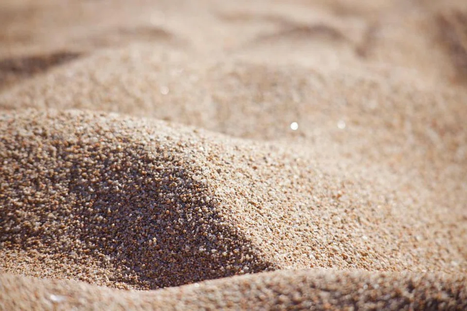 Sea sand is mainly used for concrete production, land reclamation and beach nourishment.