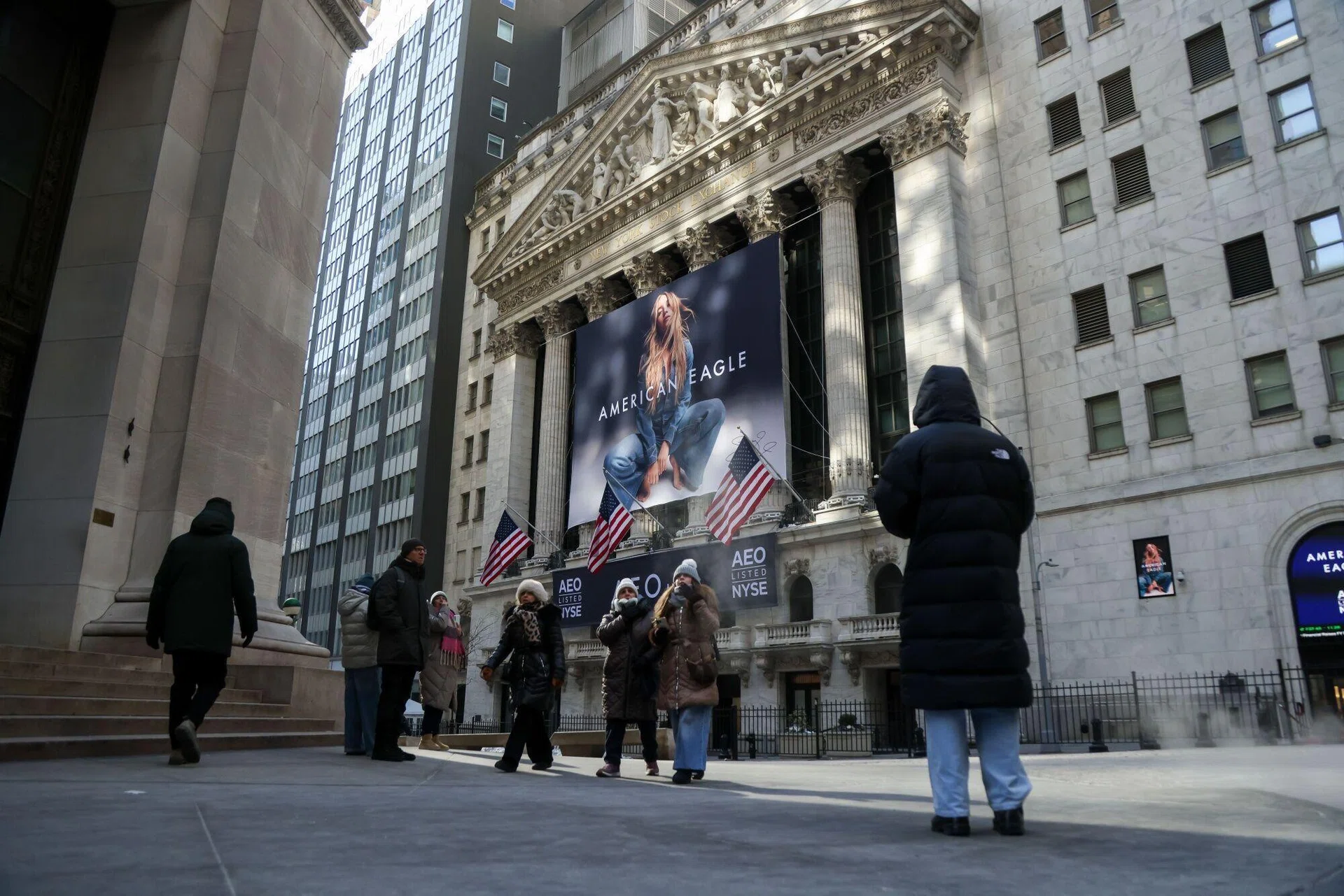 White House sets lower job growth expectations; Fed grapples with same issue