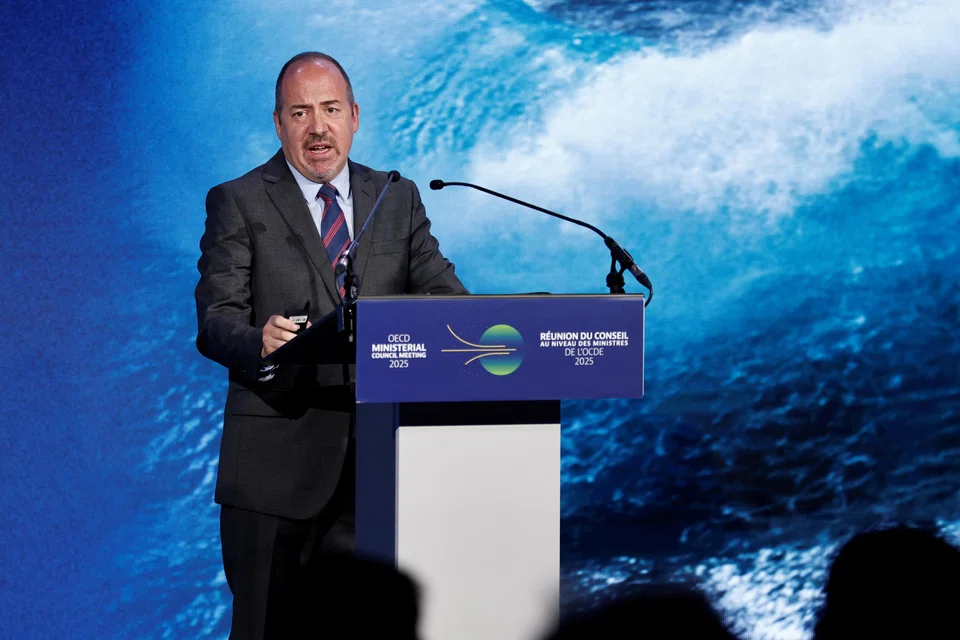 OECD chief economist Alvaro Pereira says: “For everyone, including the US, the best option is that countries sit down and get an agreement.” 