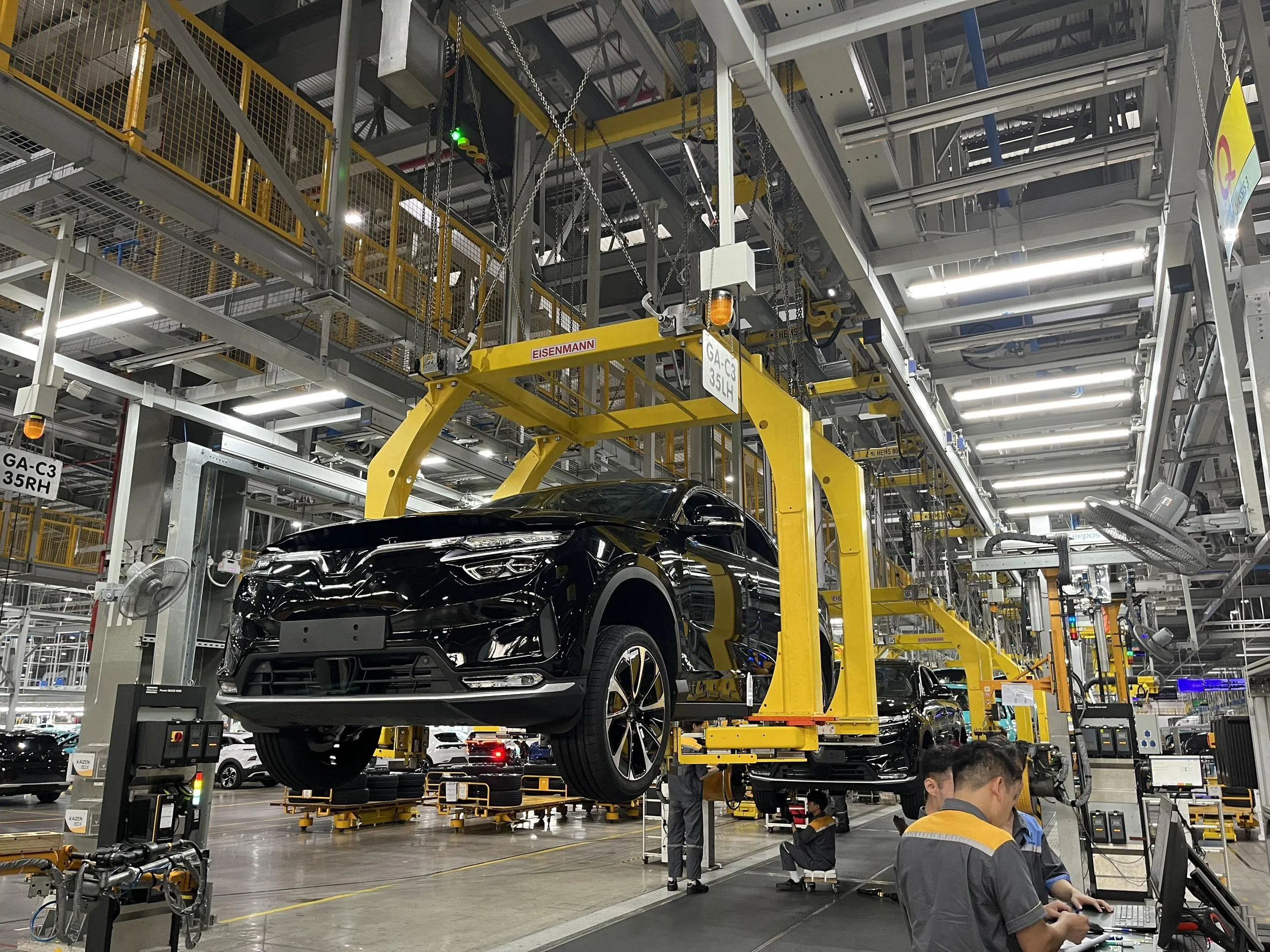 Vietnam’s VinFast delays US electric car plant amid market slowdown