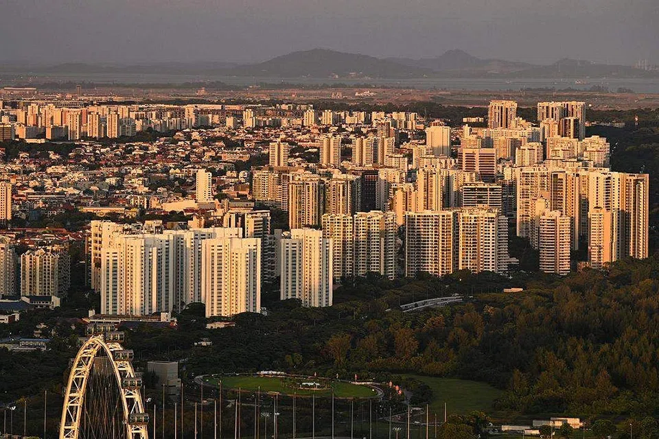 The value of all residential property assets held by Singapore households swelled 13.5 per cent year on year in Q4 2021, followed by a 10.4 per cent jump in Q1 2022. 