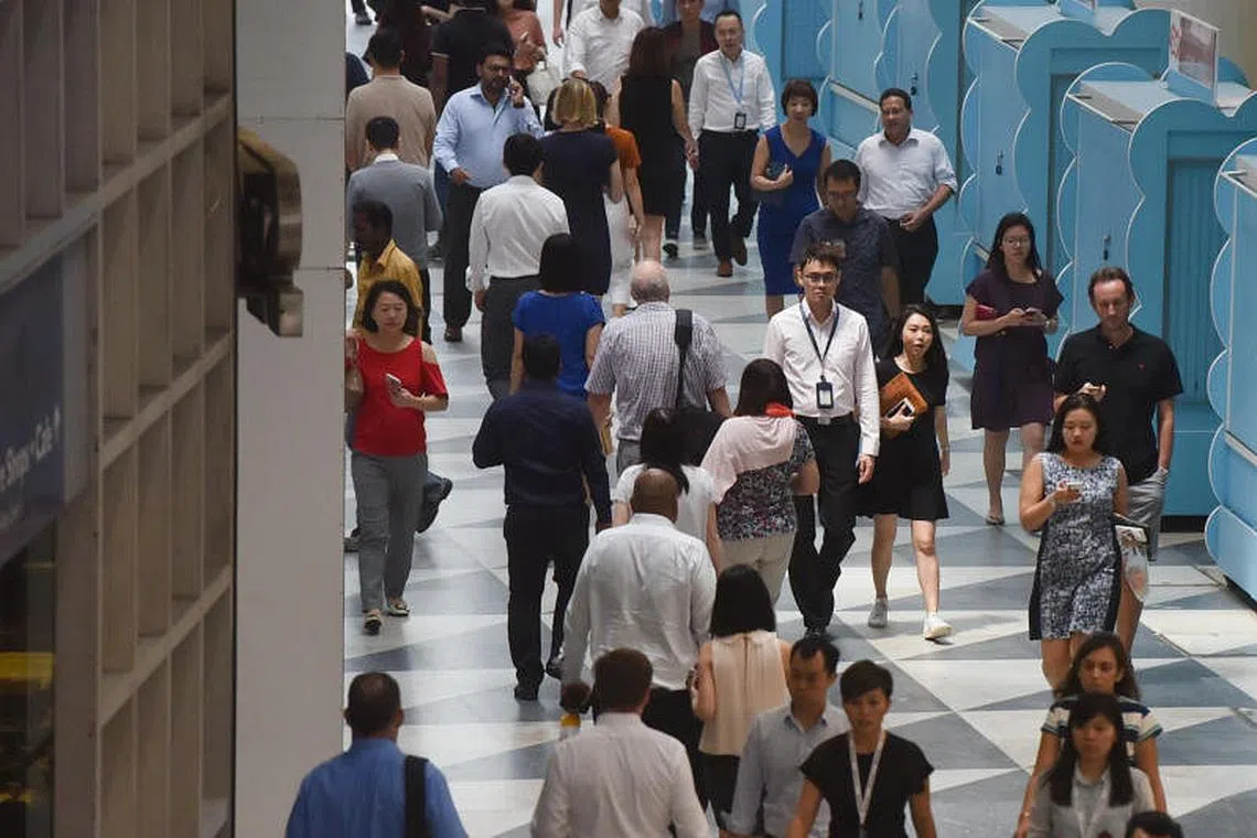 Government, unions and employers agree to raise retirement, re-employment age