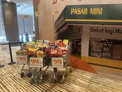 99 Speed Mart was founded by entrepreneur Lee Thiam Wah in 1987 as a traditional sundry store.