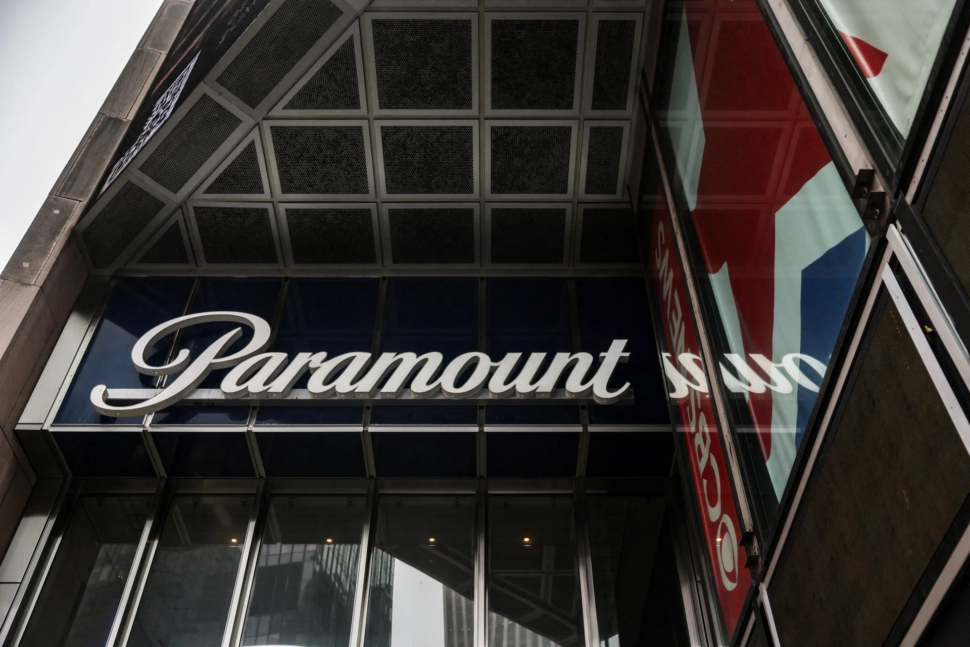 Paramount submits higher offer for Warner Bros Discovery in bid to block Netflix: source