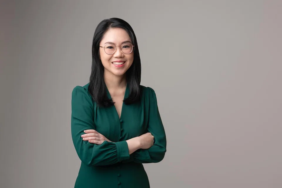 Kwek's experience working in China spans across the government, corporate and public-private contexts. 