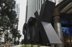 The top gainer on the STI was SGX, which rose 2.3% to S$14.30. 