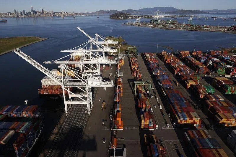 The acceleration in import prices underscores a growing risk of a resurgence in inflation as companies face higher energy costs tied the Iran war. 