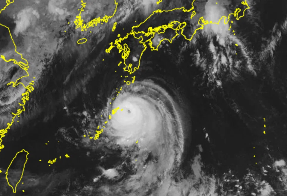 A handout image taken from the Japan Meteorological Agency's satellite shows Typhoon Shanshan moving closer the Japan's Amami island area, Aug 27, 2024. 