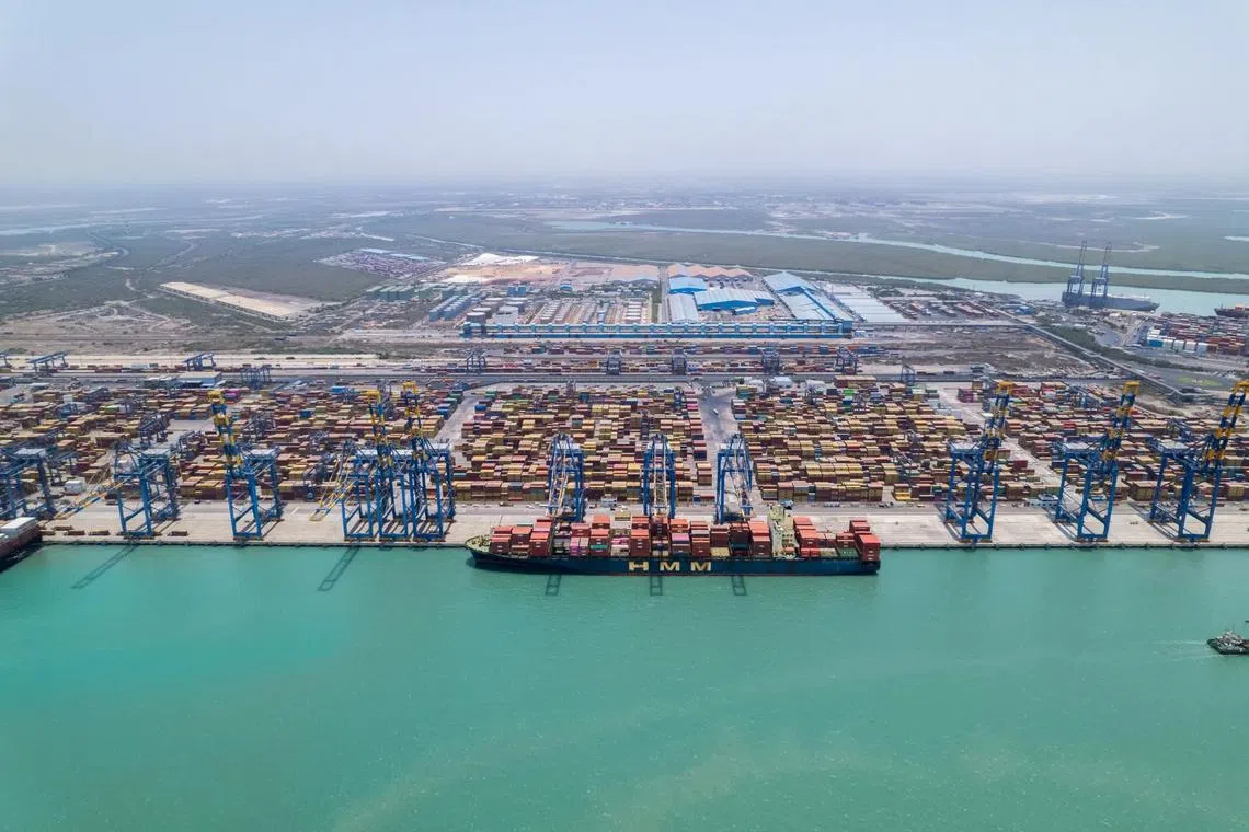 The bilateral loan is the Adani conglomerate’s first from a global bank since the US bribery indictment,  signaling return of creditor confidence