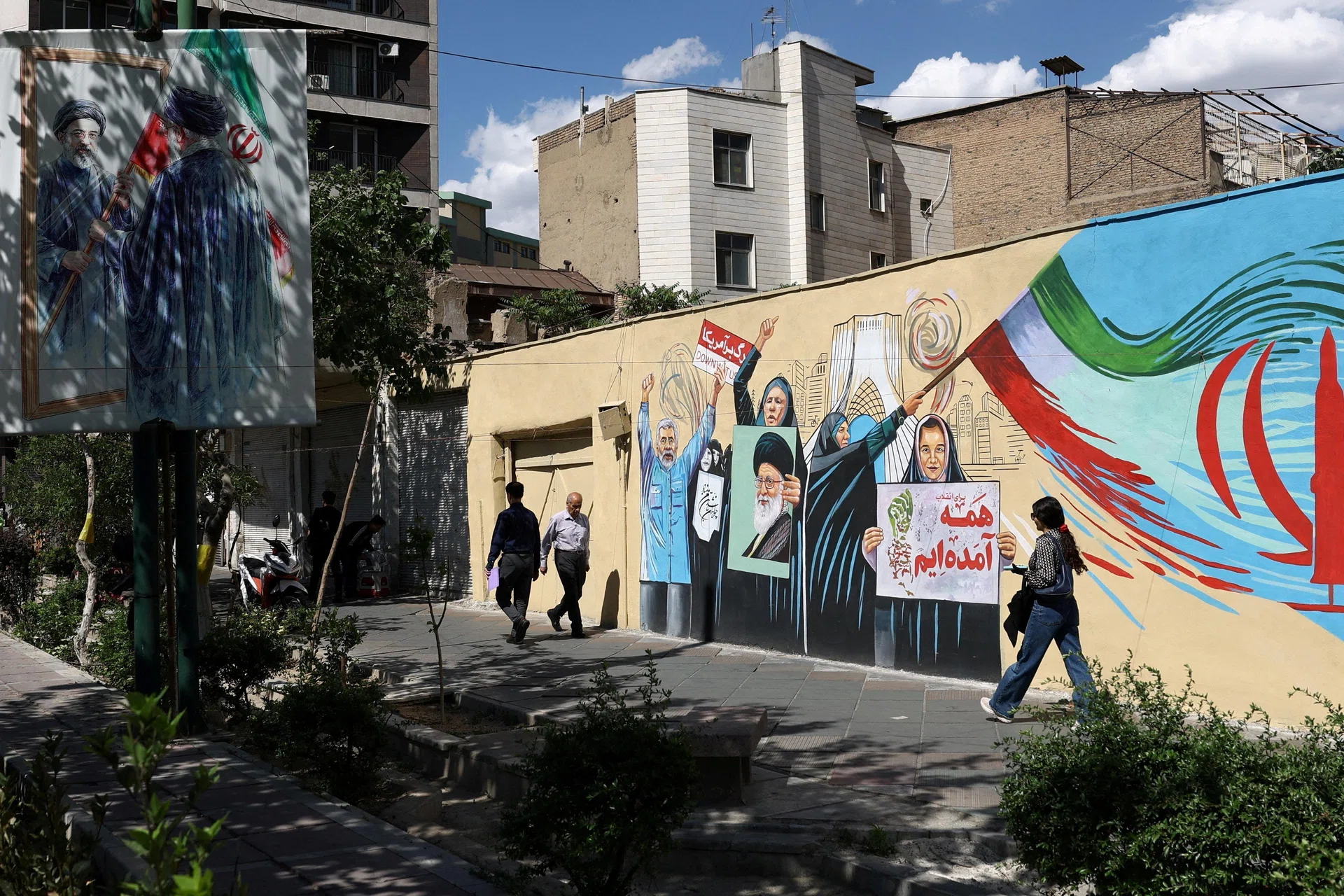 Trump says ‘good chance’ of Iran nuclear deal after delaying strike