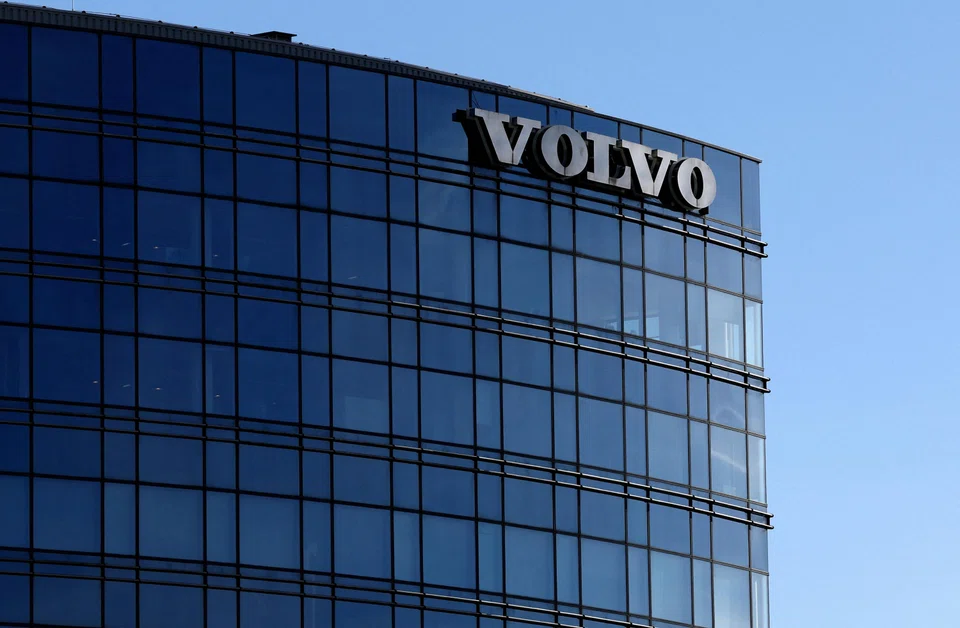 External factors such as such as the EU-US import tariffs and the negative currency effect of a stronger Swedish krona have affected  Volvo's performance.
