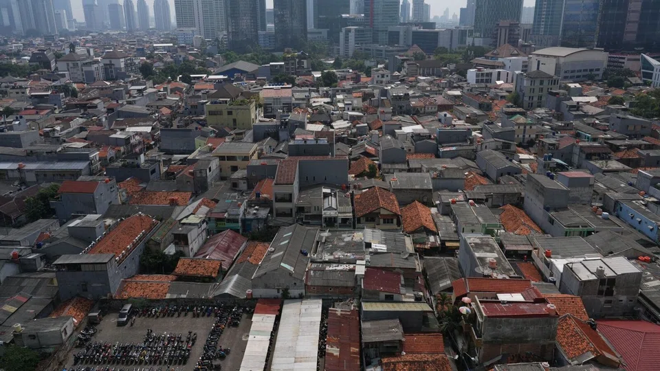 Millions of small businesses cannot get the loans needed to grow their enterprise because existing regulations complicate the process for state lenders to forgive their troubled borrowings. 