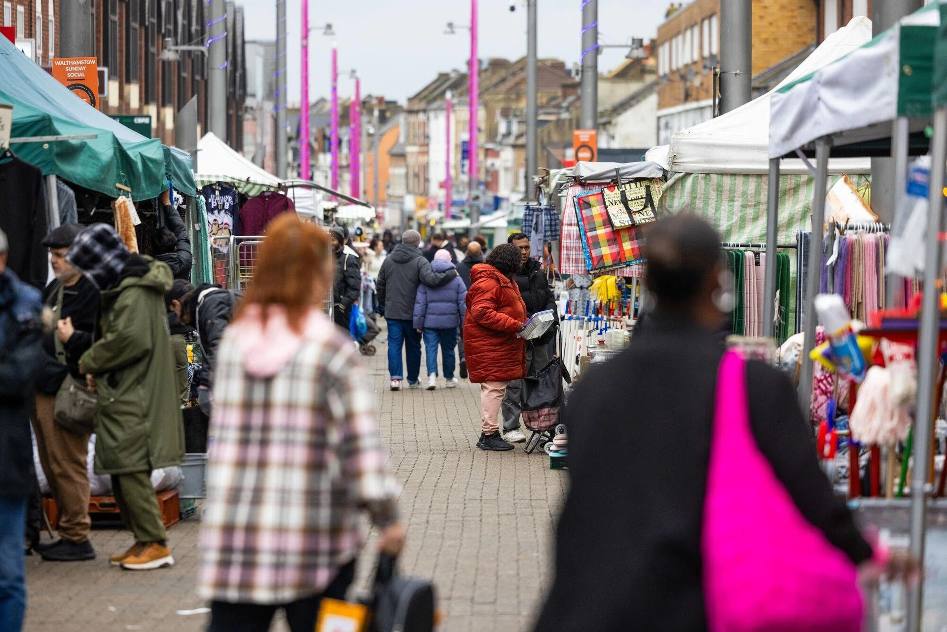 UK shoppers ready to spend big as confidence edges up, GfK says