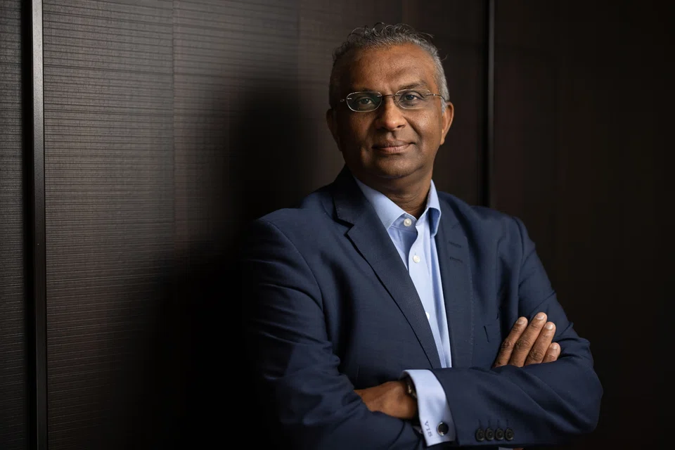 The award is to replace compensation Raghavan gave up when he left JPMorgan Chase to join Citigroup.