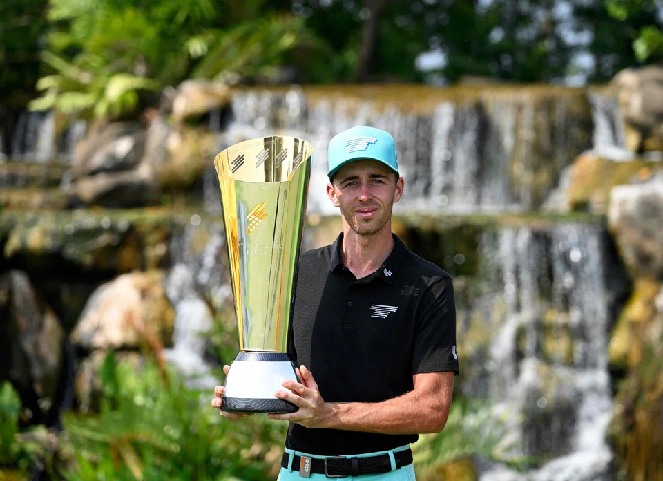 Spanish golfer David Puig has won a cheque for S$360,000 for his win at the seventh stop on this year's International Series schedule.