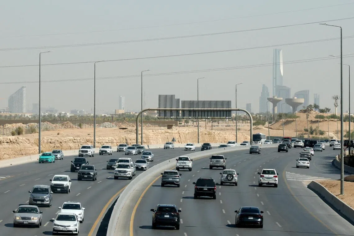 Saudi Arabia officials expect the fiscal deficit for this year to decrease to 3.3% of GDP. 