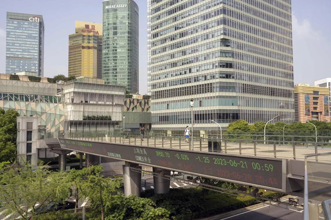 While many Chinese companies have been making rapid progress on their ESG journey, several challenges remain.