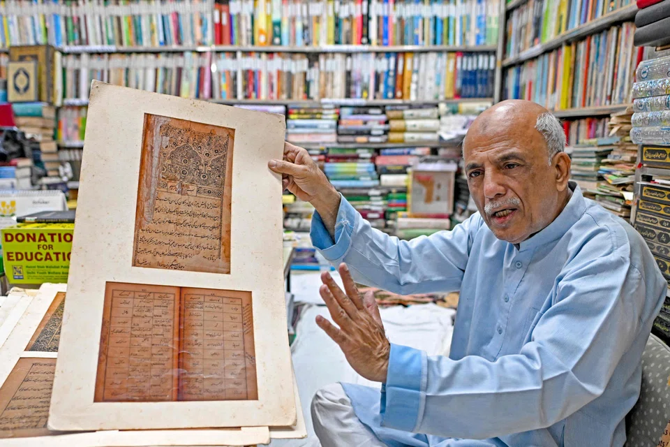 Sikander Mirza Changezi, who co-founded a library to promote Urdu in Old Delhi in 1993, says of the Internet: “People started thinking buying books is useless, and this hit the income of booksellers and publishers, and they switched to other businesses.”