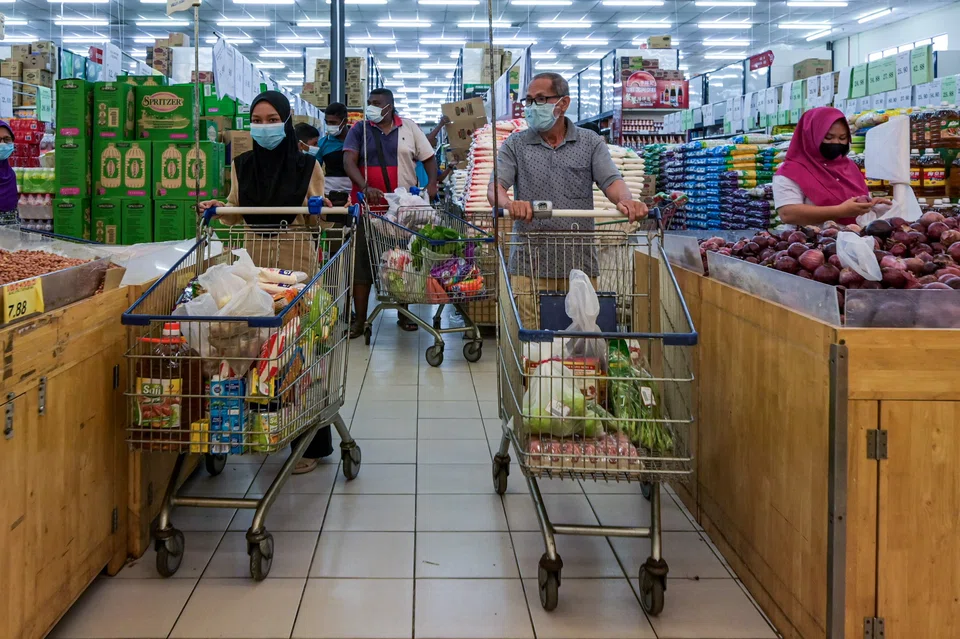 Higher food prices continue to fuel Malaysia's inflation with the country's consumer price index climbed 4.4 per cent in July this year, the highest since May last year.