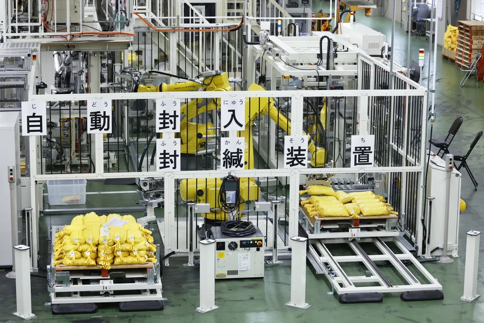 Sustainability-linked and transition-linked loans are growing in popularity in Japan, where carbon-intensive manufacturing is an integral part of the economy. 