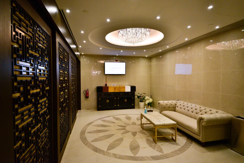 Each of the 3 exclusive suites at Goldhill Memorial Centre offers privacy for up to 30 visitors.